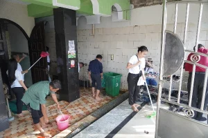 Sambut Ramadan, Hotel Luwansa Manado Bersihkan Masjid Baitur Rahim