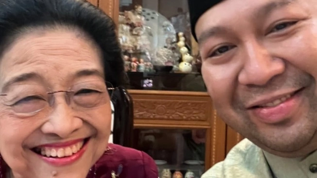 Komentar Rocky Gerung Soal Selfie Didit Bareng Megawati saat Lebaran: Senyumnya Natural