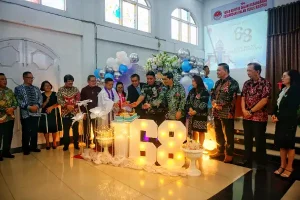 Steven Liow Bawa Pesan Gubernur Yulius Selvanus di Ibadah Syukur HUT KGPM Bahtera Ranotana