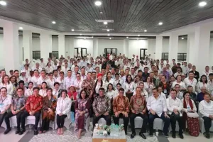 Bupati Joune Ganda dan Gubernur Yulius Selvanus Meriahkan MPA X KKK