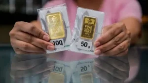 Harga Emas Antam Melonjak, Tembus Rp2 Juta per Gram