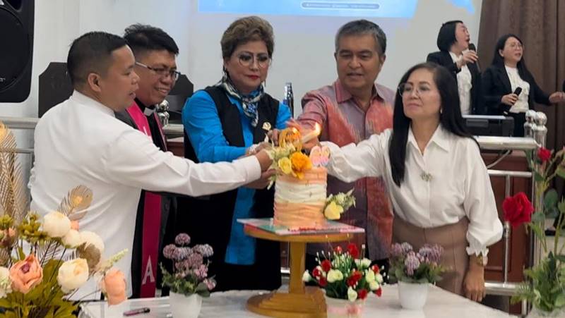 Maya Rumantir Bagikan Kesaksian Hidup di HUT ke-68 KGPM Sidang Bahtera Ranotana