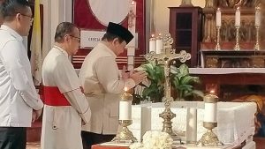 Presiden Prabowo Subianto Panjatkan Doa di Samping Jenazah Uskup Petrus Turang