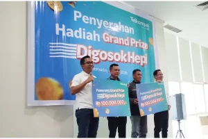Putra Sangihe dan Tomohon Terima Rp100 juta dari Program Digosok Hepi Telkomsel