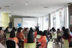 Ribuan Kartini Masa Kini Belajar Safety Riding dengan Berbagai Simulasi Berkendara