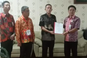 Bupati Joune Ganda Tugaskan Ruben Lengkong Jabat Kadispora Minut