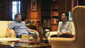 Prabowo Buka Peluang Bertemu Jenderal Try Sutrisno dkk, Nasib Gibran di Ujung Tanduk?