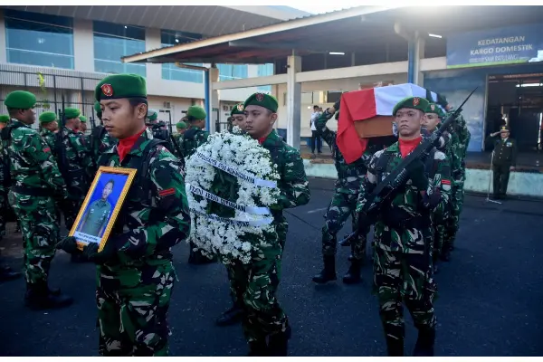 Jenazah Pratu Afrio Tiba di Manado, Kodam Merdeka Gelar Upacara