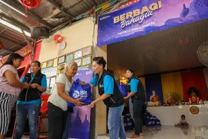 Peringati Hari Raya Waisak 2025, BRI Peduli Salurkan Bantuan Sembako Bagi Ribuan Umat Buddha