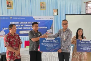 Bank Indonesia Serahkan Ratusan Buku untuk 3 SMA di Talaud