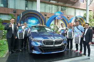 Apresiasi Nasabah Loyal, BRI Serahkan Hadiah BRImo FSTVL 2024 kepada Para Pemenang