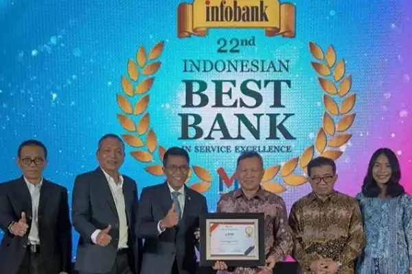 BSG Dianugerahi Penghargaan The Best Regional Bank in Excellence dari Infobank dan MRI
