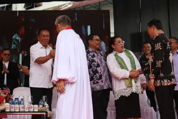 Bupati Franky Wongkar Hadir di Ibadah Syukur ke-194 Pekabaran Injil dan Pendidikan Kristen GMIM
