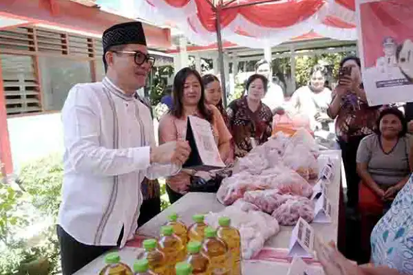 Joune Ganda Jual Pangan Murah di Liktim, Warga Tersenyum 11 Joune Ganda Jual Pangan Murah di Liktim, Warga Tersenyum