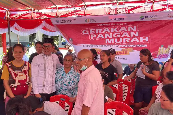 Joune Ganda Jual Pangan Murah di Liktim, Warga Tersenyum 9 Joune Ganda Jual Pangan Murah di Liktim, Warga Tersenyum