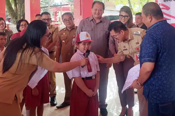 "Digoda" Joune Ganda Jadi Bupati, Murid SD Justru Pilih Jadi Pendeta