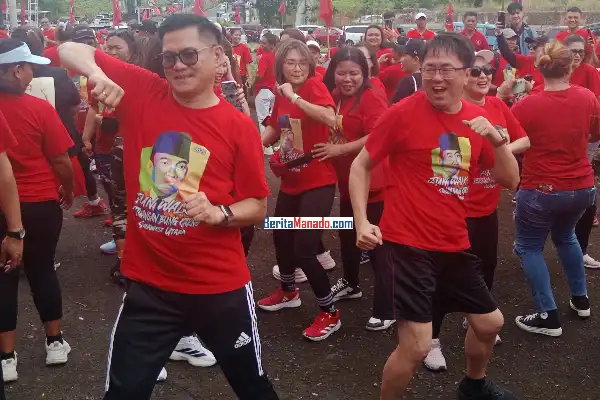 Keseruan Joune Ganda dan Andrei Angouw Goyang Baitega Bersama Emak-emak