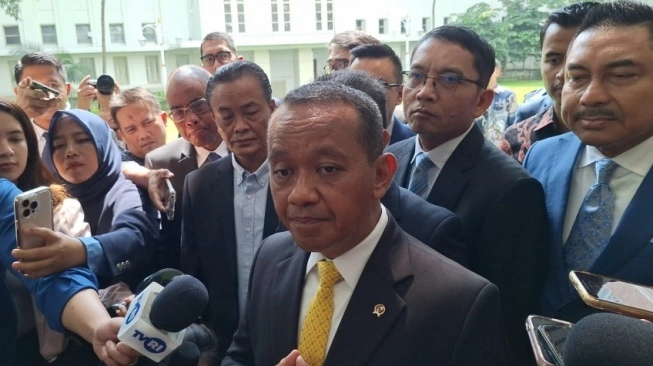 Viral Tak Disalami Presiden, Golkar Bantah Hubungan Prabowo-Bahlil Renggang