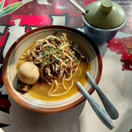 Jejak Rasa Laksa Tangerang: Perpaduan Tionghoa, Betawi, dan Sunda dalam Setiap Suap