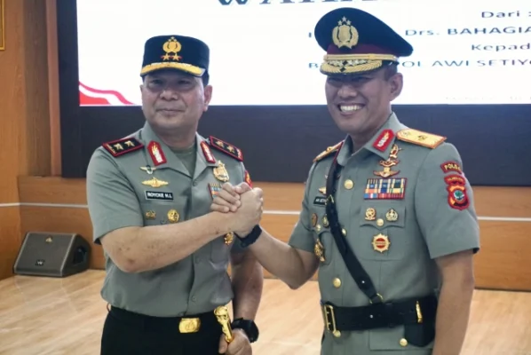 Berpengalaman Dibidang Kehumasan, Brigjen Pol Awi Setiyono Resmi Jabat Wakapolda Sulut 8 Berpengalaman Dibidang Kehumasan, Brigjen Pol Awi Setiyono Resmi Jabat Wakapolda Sulut
