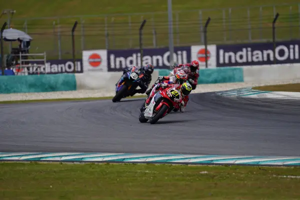 Astra Honda Racing Team Amankan Puncak Klasemen di CBR Series Sepang