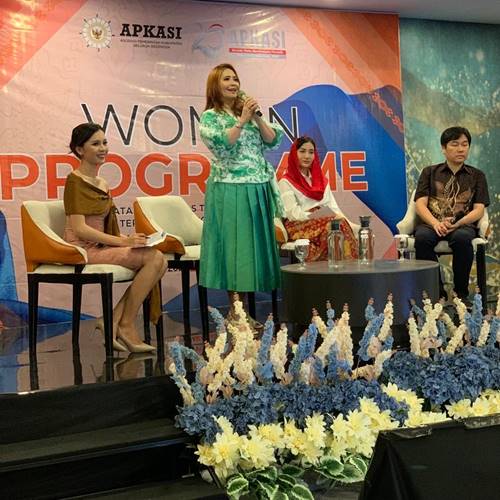 Coreta Kapoyos Tekankan Pentingnya Public Speaking dan Sinergi PKK-Bupati dalam Mendorong Kesejahteraan Masyarakat