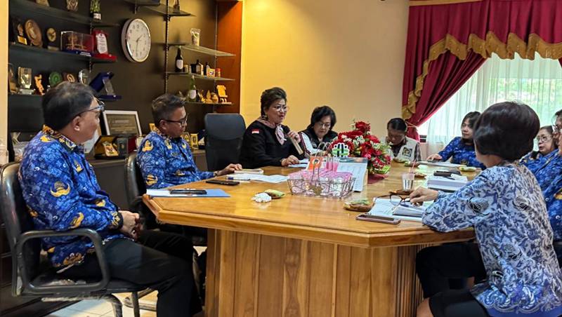 Senator Maya Rumantir Kunker ke Dinas Keperasi dan UKM Sulut