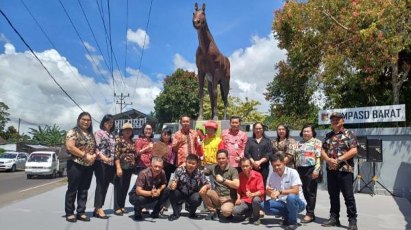 Bupati Robby Dondokambey Resmikan Tugu Kuda Milord