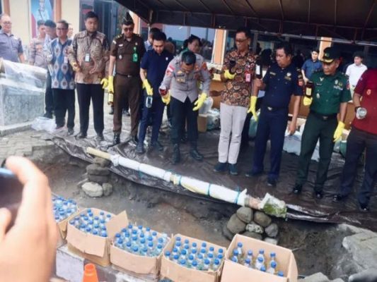 Komitmen Tegas Polres Sangihe: Ribuan Botol Miras dan Obat Terlarang Dimusnahkan