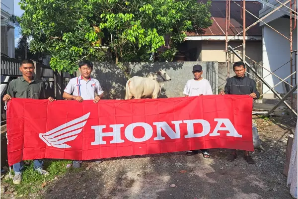 Rayakan Iduladha 1446H, DAW Serahkan Hewan Kurban untuk 2 Masjid
