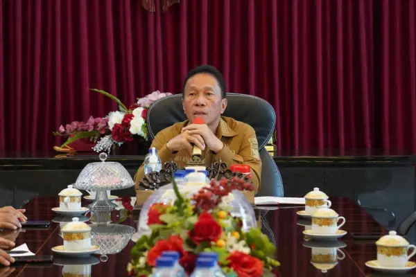 Meriahkan HUT ke-80 RI, Bupati FDW Ajak Masyarakat Kibarkan Bendera dan Jaga Kebersihan Lingkungan