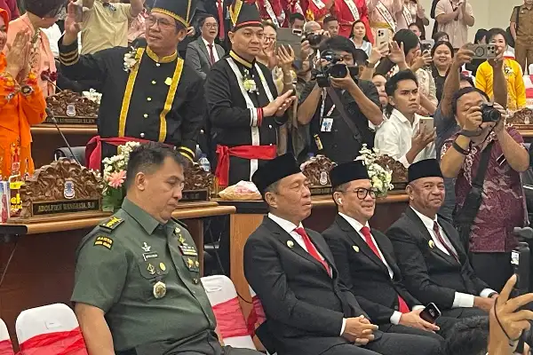 Hadiri Paripurna HUT ke-402 Kota Manado, Joune Ganda Pastikan Minut Selalu Bersinergi dengan Ibu Kota