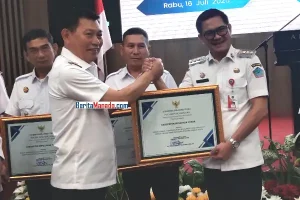 Prevalensi Stunting Terendah, Pemkab Minahasa Utara Terima Penghargaan Gubernur