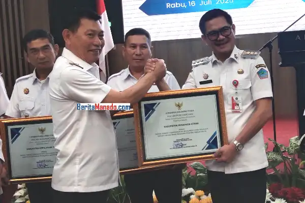 Prevalensi Stunting Terendah, Pemkab Minahasa Utara Terima Penghargaan Gubernur