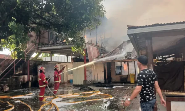 BREAKING NEWS: Aula Idaman Manado Terbakar Hebat