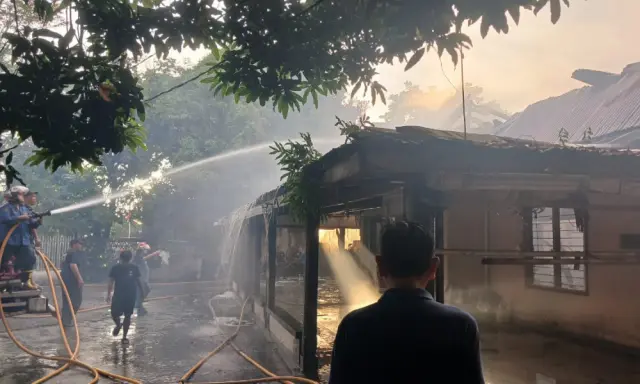 Diduga Korsleting Listrik, Aula Idaman Manado Tempat Favorit Nikahan Warga Dilalap Si Jago Merah 