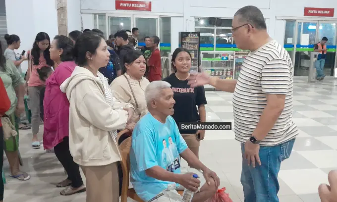 Politisi Gerindra Lucky Schramm Tinjau Langsung Korban Kebakaran KM Barcelona V, Minta Penanganan Maksimal