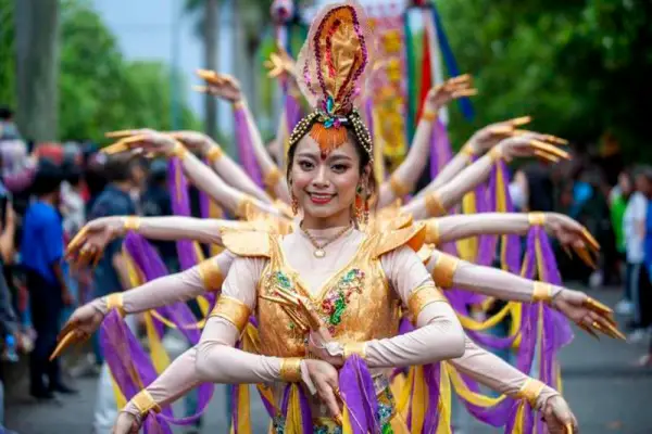 Wisatawan Tiongkok Banjiri Indonesia, Kerja Sama Pariwisata Makin Mesra