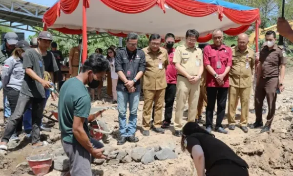 Andrei Angouw Lakukan Peletakan Batu Pertama Proyek IPLT 12 Andrei Angouw Lakukan Peletakan Batu Pertama Proyek IPLT