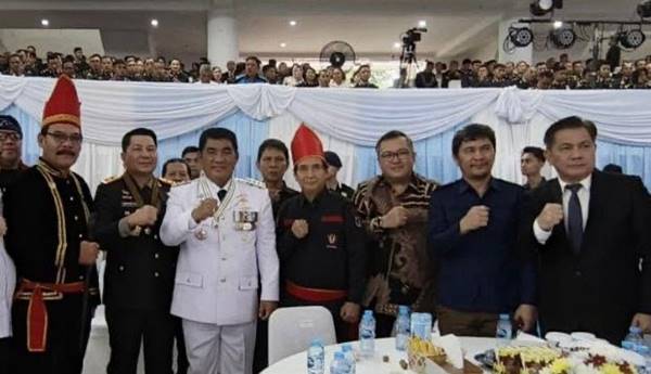 Ormas Adat Brigade Manguni Indonesia (BMI) bersama Gubernur Sulut Yulius Selvanus