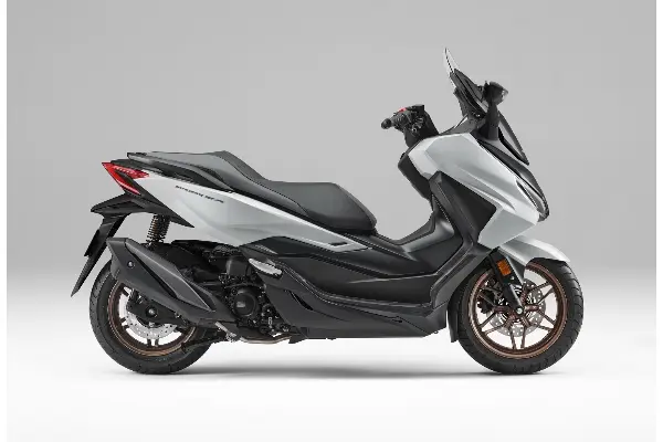 Makin Berkelas, Honda Forza Kini Punya Panel Meter TFT Baru
