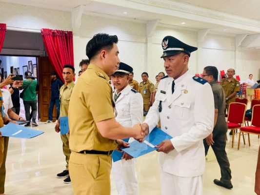 Bupati Thungari Lantik Penjabat Kapitalaung di Enam Kampung, Tekankan Transparansi dan Integritas