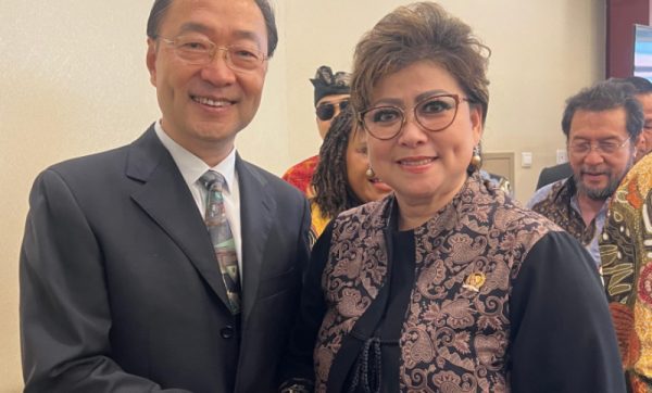 Maya Rumantir Takjub Saat Kunjungi Stasiun Radio Beijing Berbahasa Indonensia