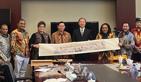 Maya Rumantir Takjub Saat Kunjungi Stasiun Radio Beijing Berbahasa Indonensia