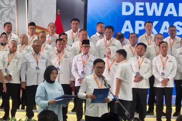 Joune Ganda di Panggung Nasional: Pimpin Pembacaan SK, Pengurus APKASI 2025-2030 Dilantik