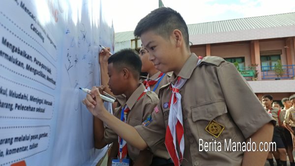 Guru dan Siswa SMP Frater Don Bosco Tomohon Deklarasi Anti Bullying 11 Guru dan Siswa SMP Frater Don Bosco Tomohon Deklarasi Anti Bullying