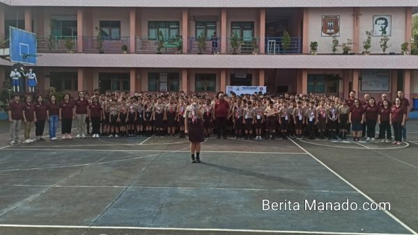 Guru dan Siswa SMP Frater Don Bosco Tomohon Deklarasi Anti Bullying 9 Guru dan Siswa SMP Frater Don Bosco Tomohon Deklarasi Anti Bullying