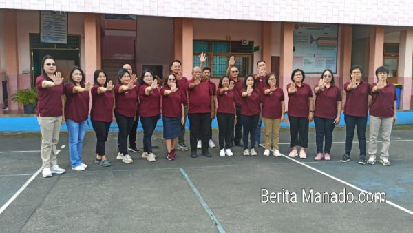 Guru dan Siswa SMP Frater Don Bosco Tomohon Deklarasi Anti Bullying 10 Guru dan Siswa SMP Frater Don Bosco Tomohon Deklarasi Anti Bullying