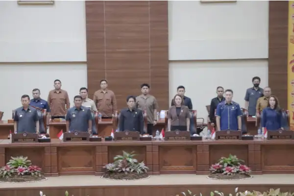 Rapat Paripurna DPRD: Gubernur Yulius Selvanus Perjelas Arah Pembangunan Lima Tahun Dalam RPJMD