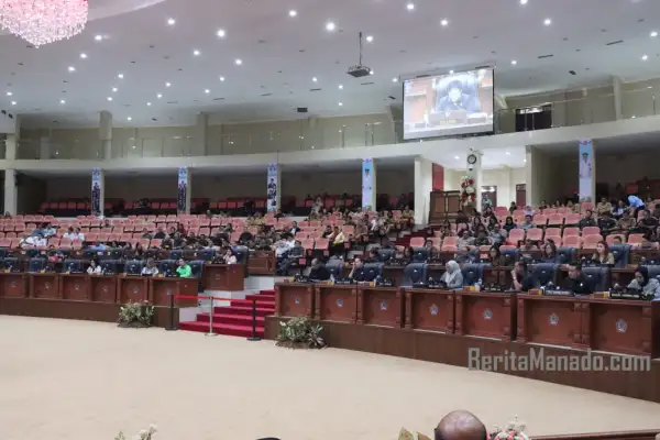 Rapat Paripurna DPRD: Gubernur Yulius Selvanus Perjelas Arah Pembangunan Lima Tahun Dalam RPJMD